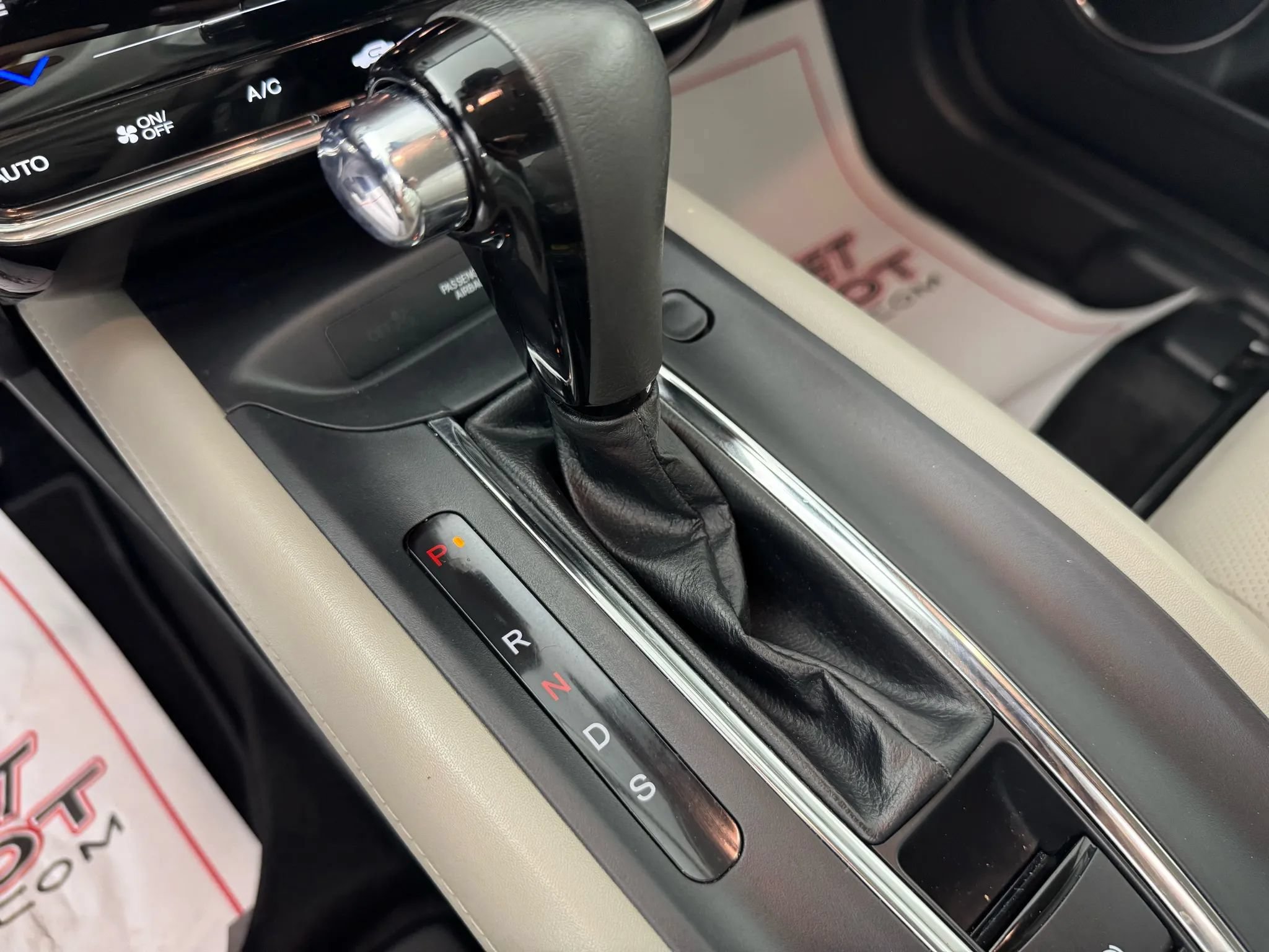 Used 2022 Honda HR-V EX-L image 22