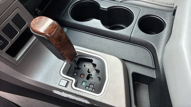 Used 2010 Toyota Tundra Limited image 21