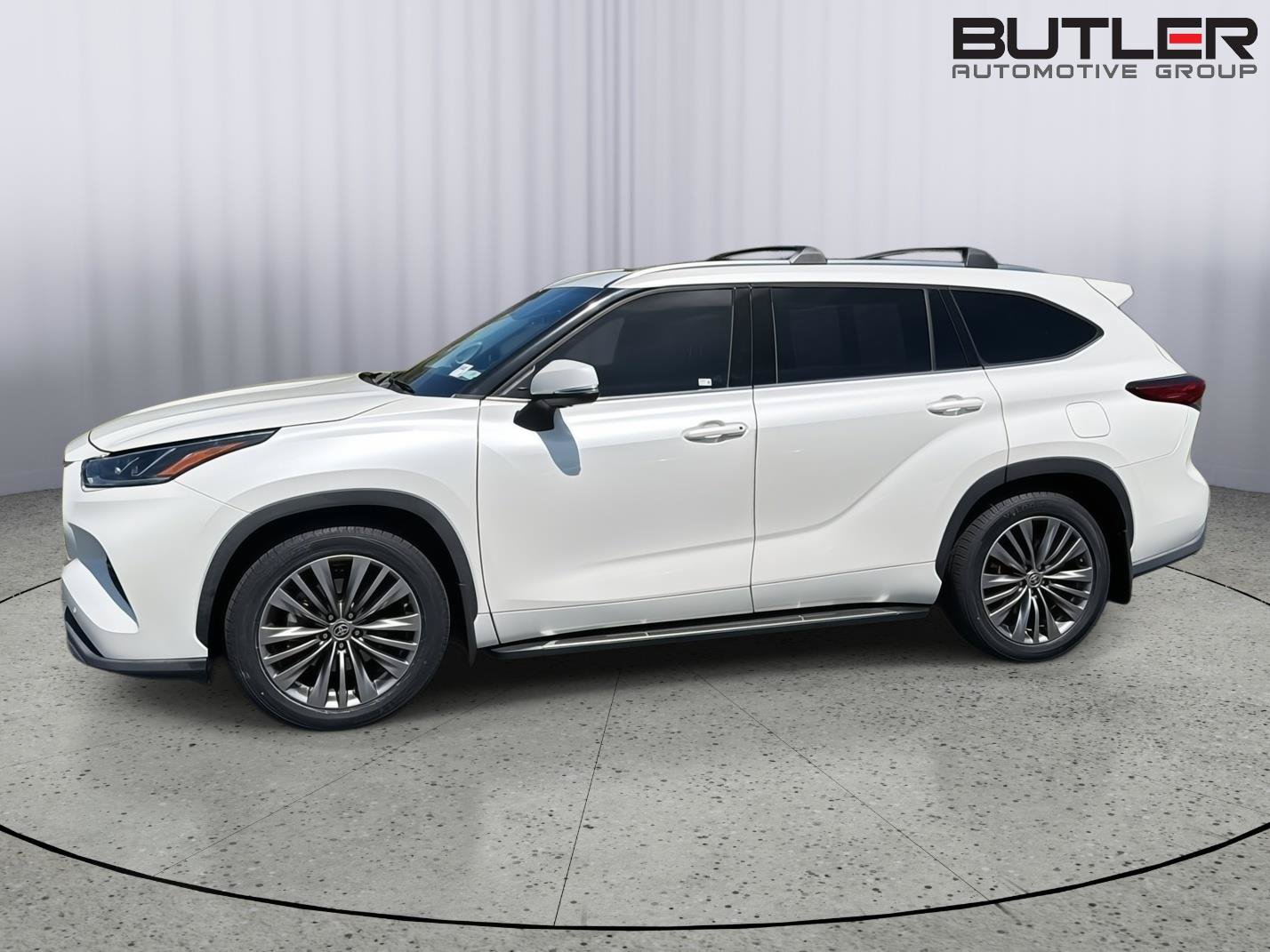 Used 2020 Toyota Highlander Platinum AWD/4WD image 3