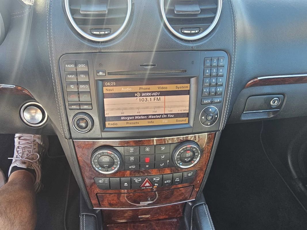 Used 2012 Mercedes-Benz GL 320 BlueTEC 4MATIC image 12