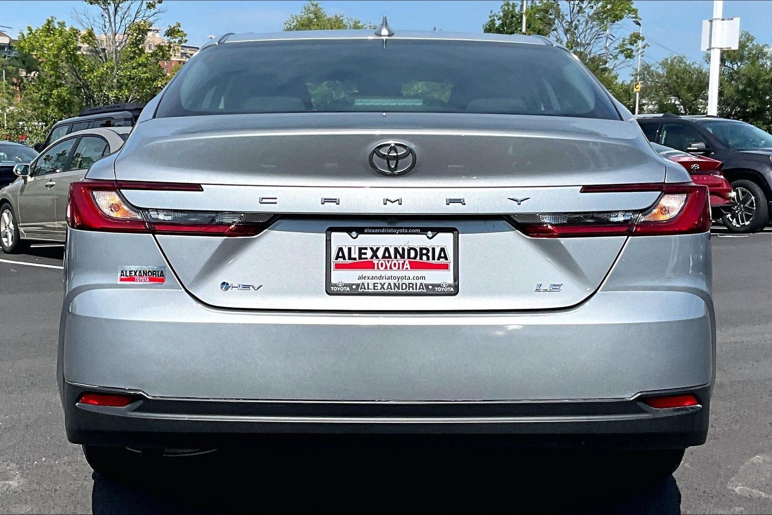 Used 2025 Toyota Camry LE FWD image 4