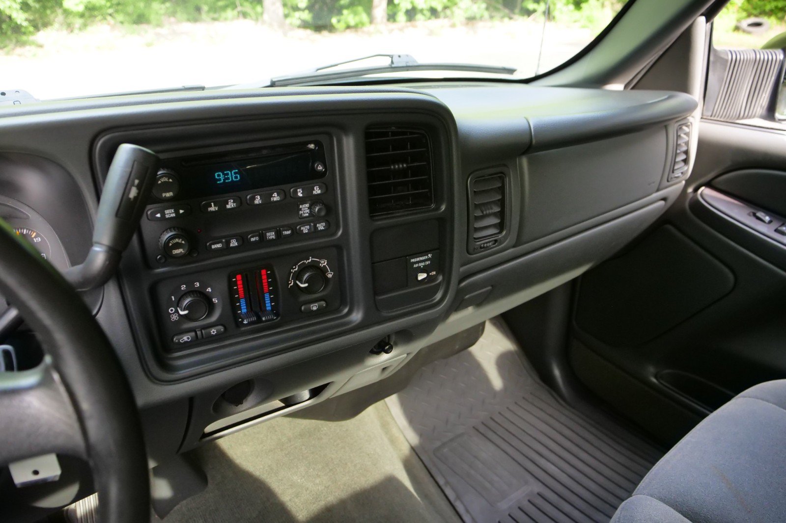 Used 2004 Chevrolet Silverado 2500 LS RWD image 8