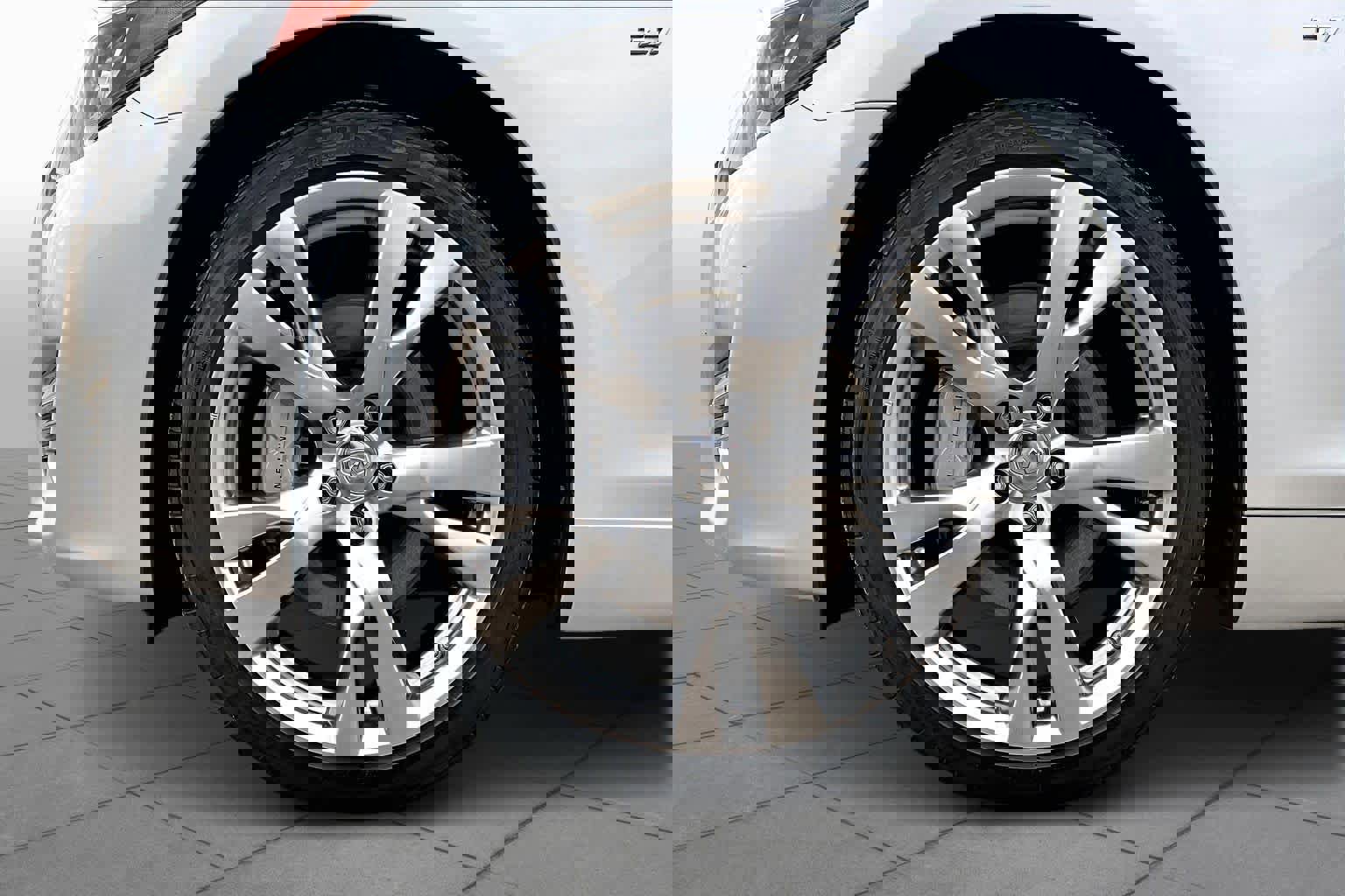 Used 2018 INFINITI Q70 L 3.7 image 11