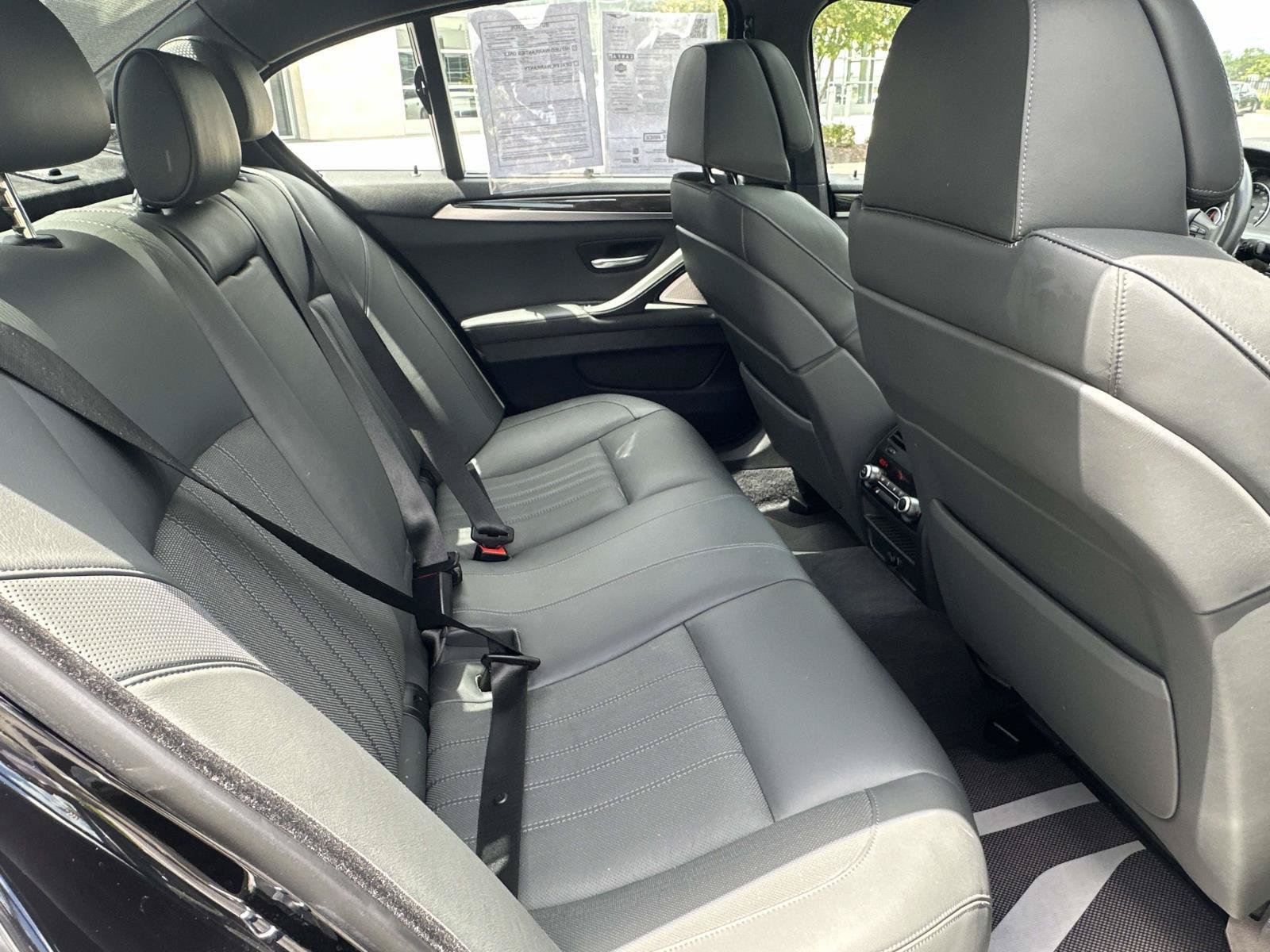 Used 2013 BMW M5 RWD image 36