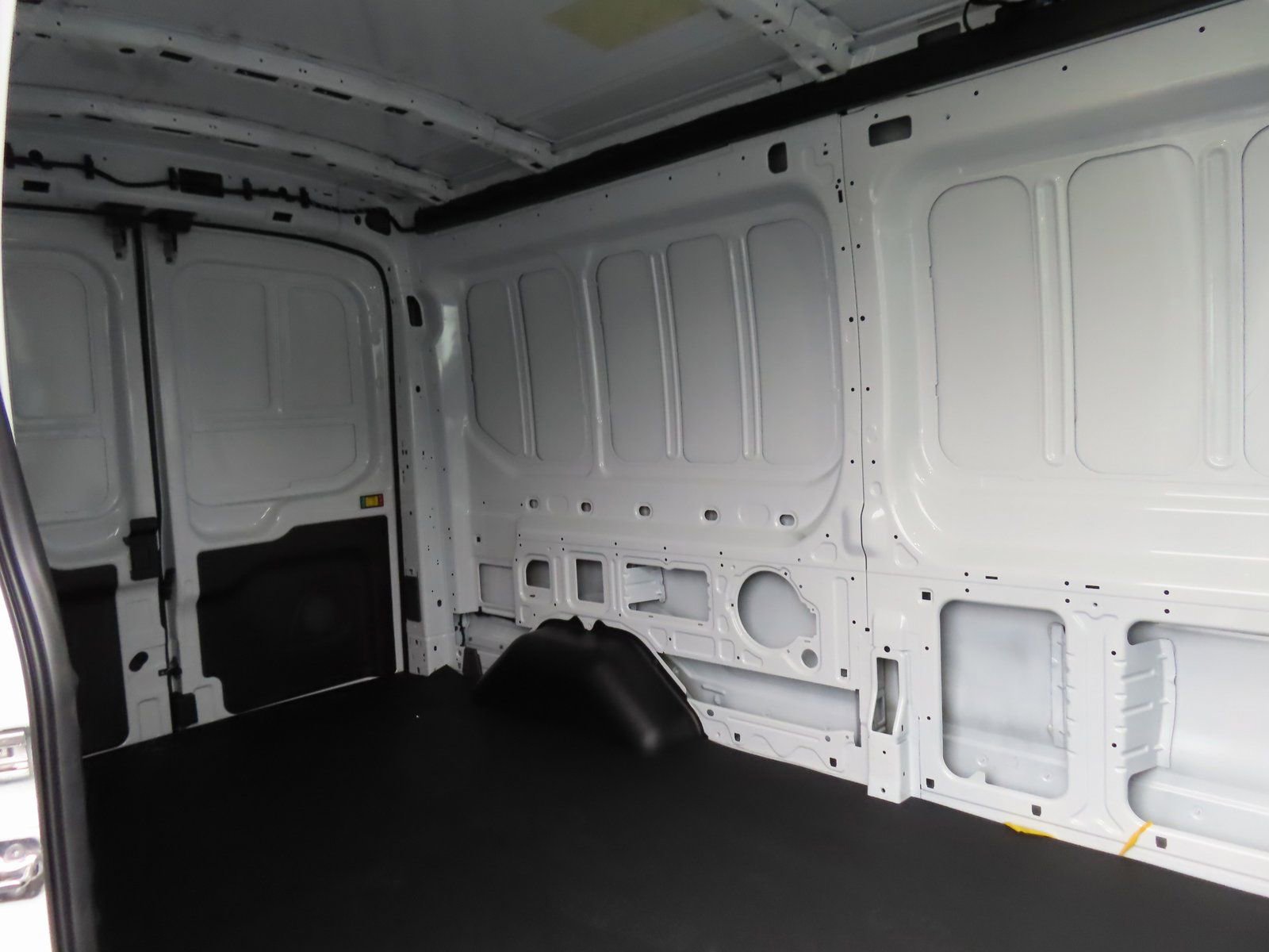 New 2026 Ford Transit 250 148 Medium Roof image 15