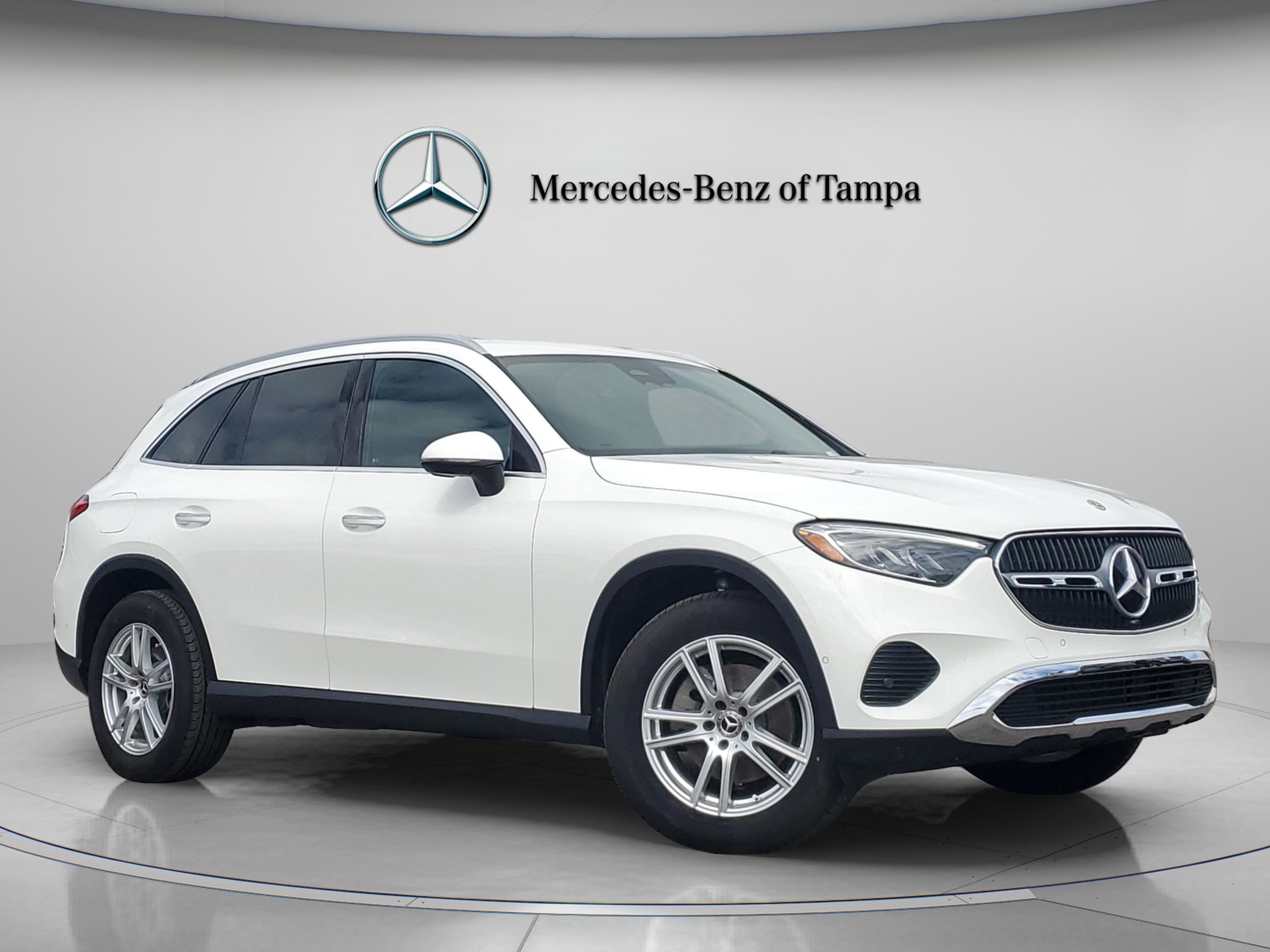 Certified 2025 Mercedes-Benz GLC 300 image 4