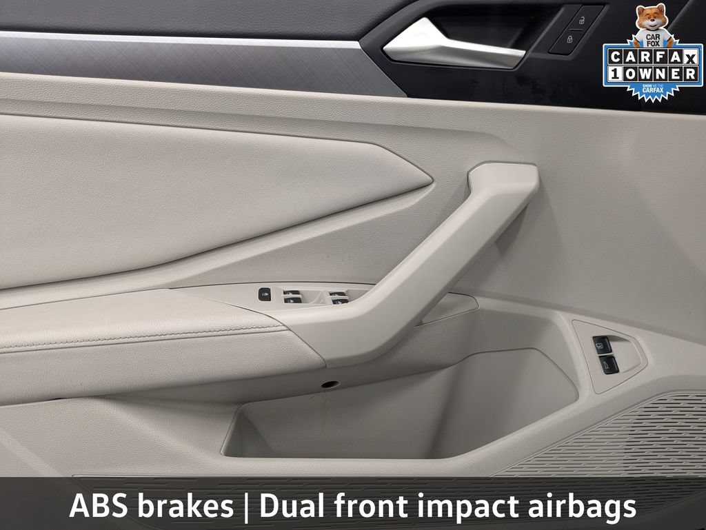 Used 2024 Volkswagen Jetta SE w/ Panoramic Sunroof Package FWD image 12