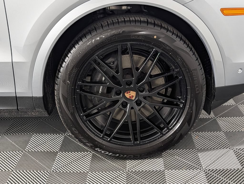 New 2026 Porsche Cayenne Coupe AWD/4WD image 14