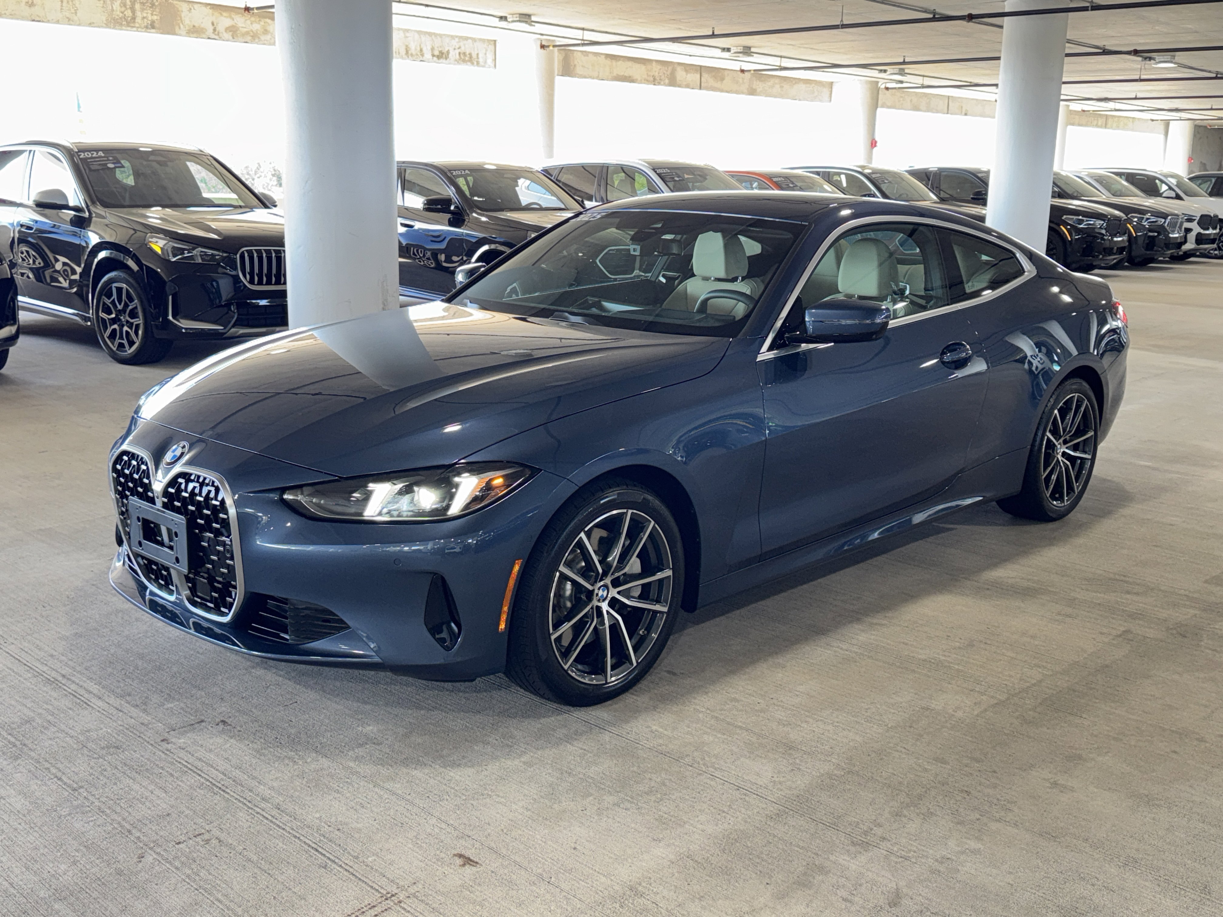 Used 2025 BMW 430i xDrive Coupe w/ Premium Package image 4