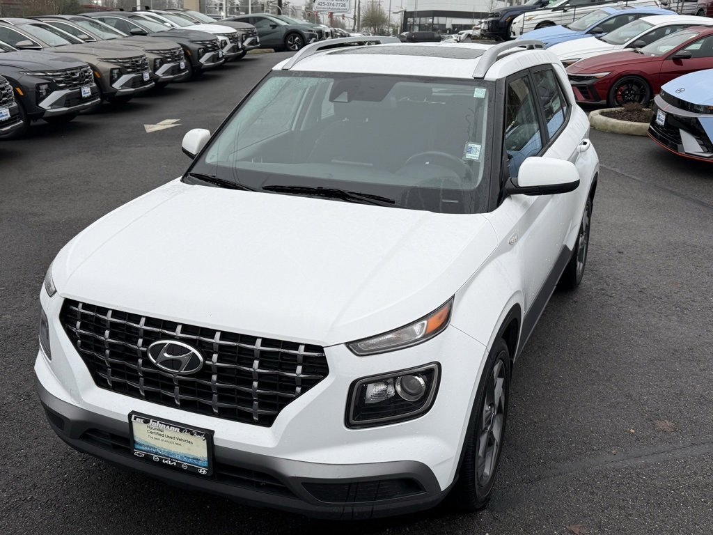 Certified 2022 Hyundai Venue SEL image 9
