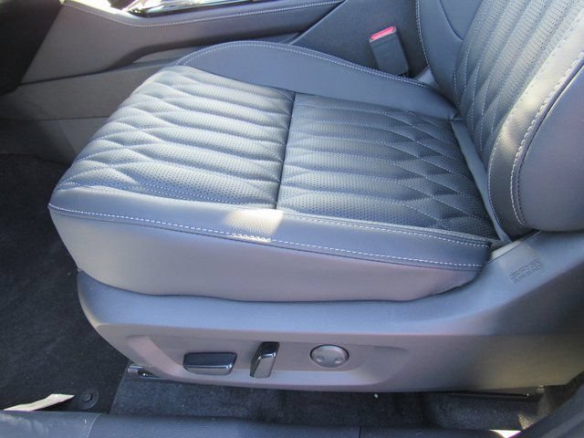 New 2026 Mitsubishi Outlander SEL FWD image 13