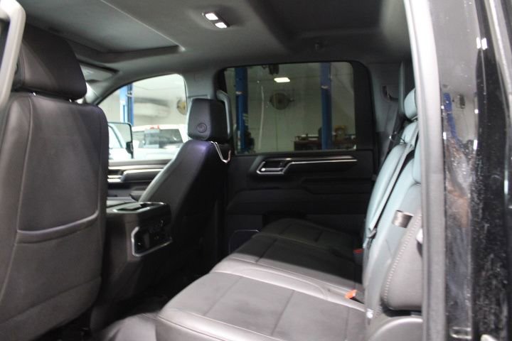 Used 2024 Chevrolet Silverado 2500 LTZ w/ LTZ Convenience Package AWD/4WD image 14