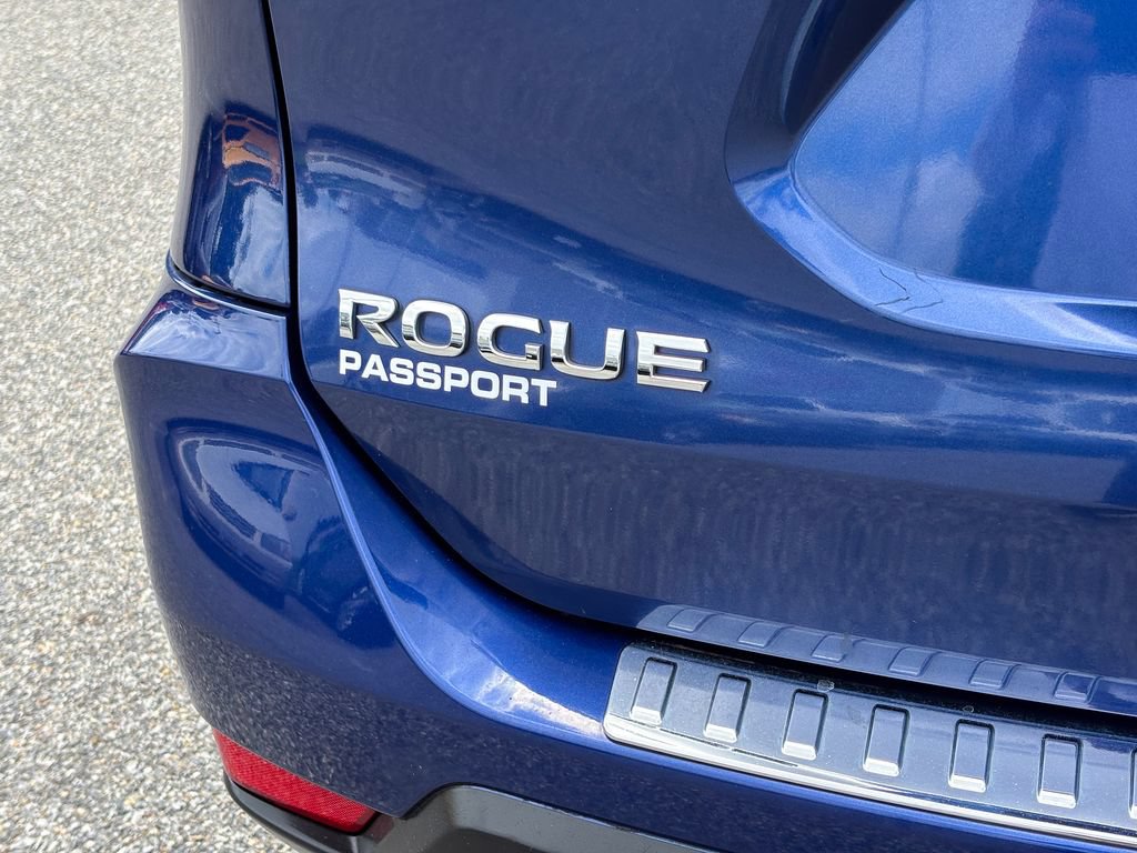 Used 2017 Nissan Rogue SV w/ SV Premium Package AWD/4WD image 13