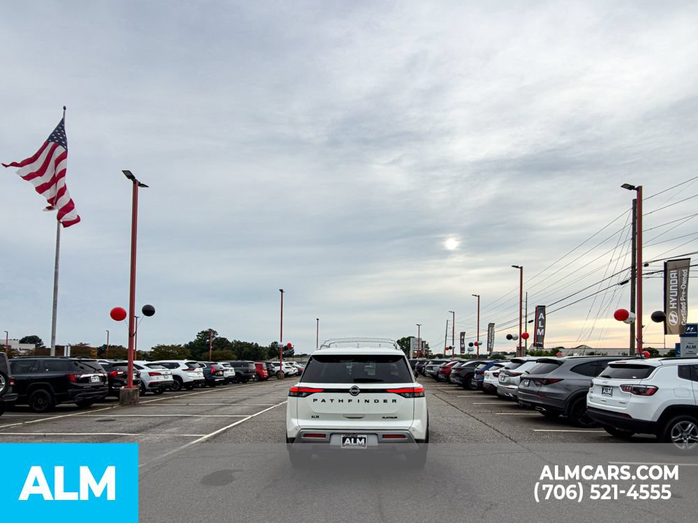 Used 2024 Nissan Pathfinder Platinum w/ Black Appearance Package FWD image 32