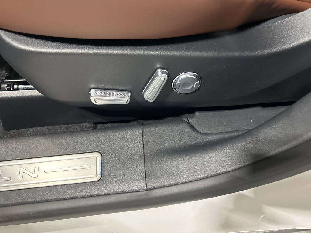 New 2026 Lincoln Nautilus Reserve image 10