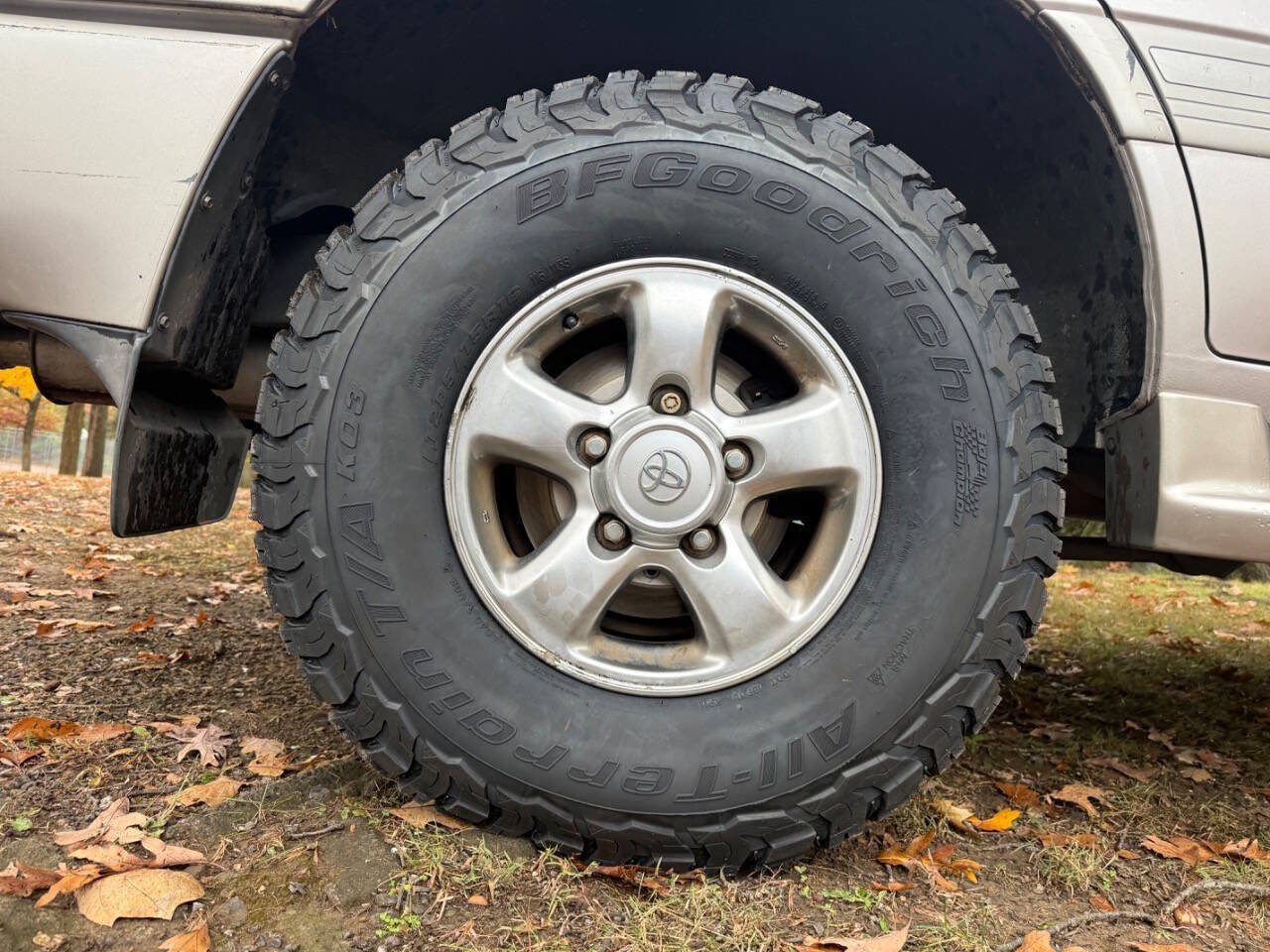 Used 2002 Toyota Land Cruiser image 50