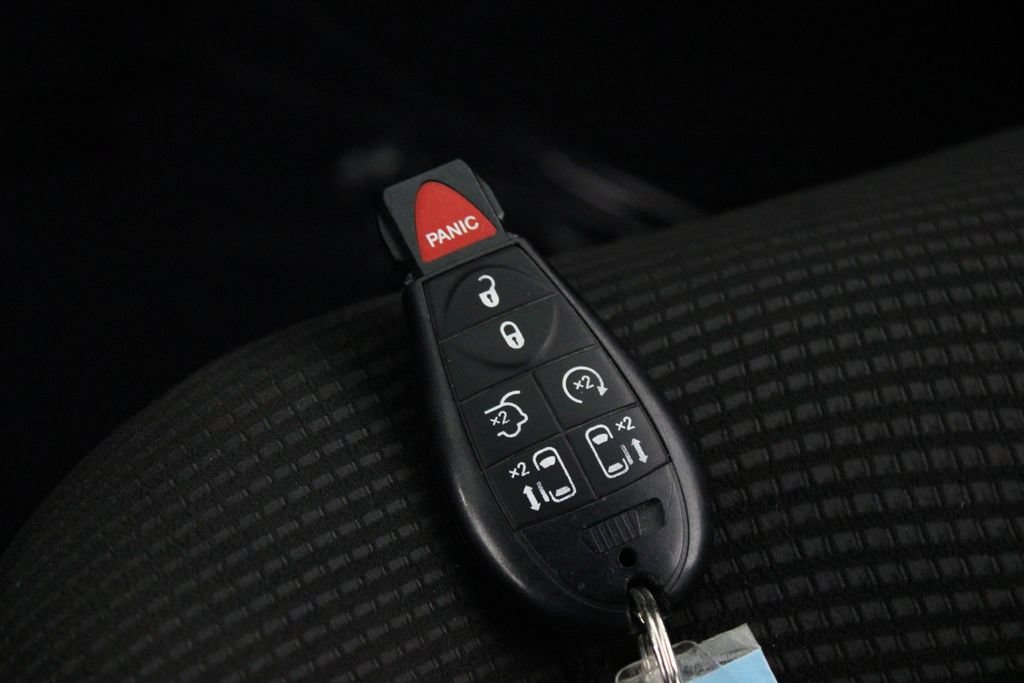Used 2020 Dodge Grand Caravan SE FWD image 28