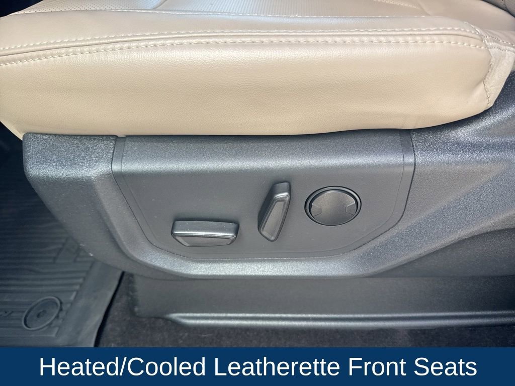 Used 2023 Ford Expedition XLT image 12