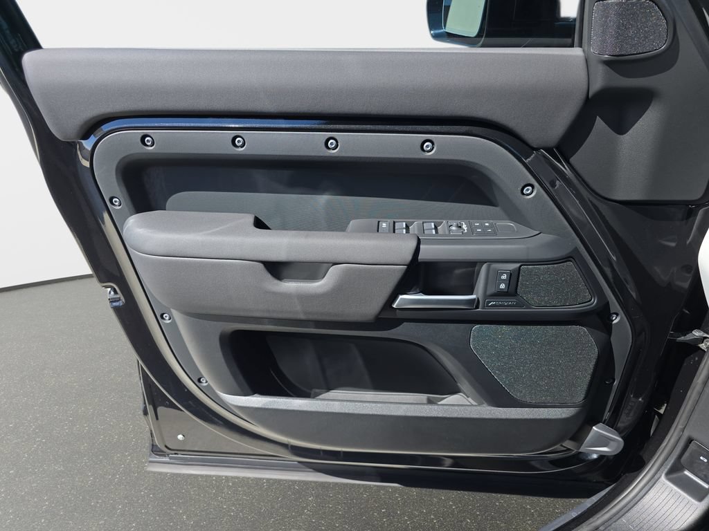 New 2026 Land Rover Defender 110 S AWD/4WD image 27