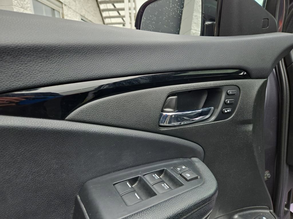 Used 2021 Honda Pilot Touring image 17