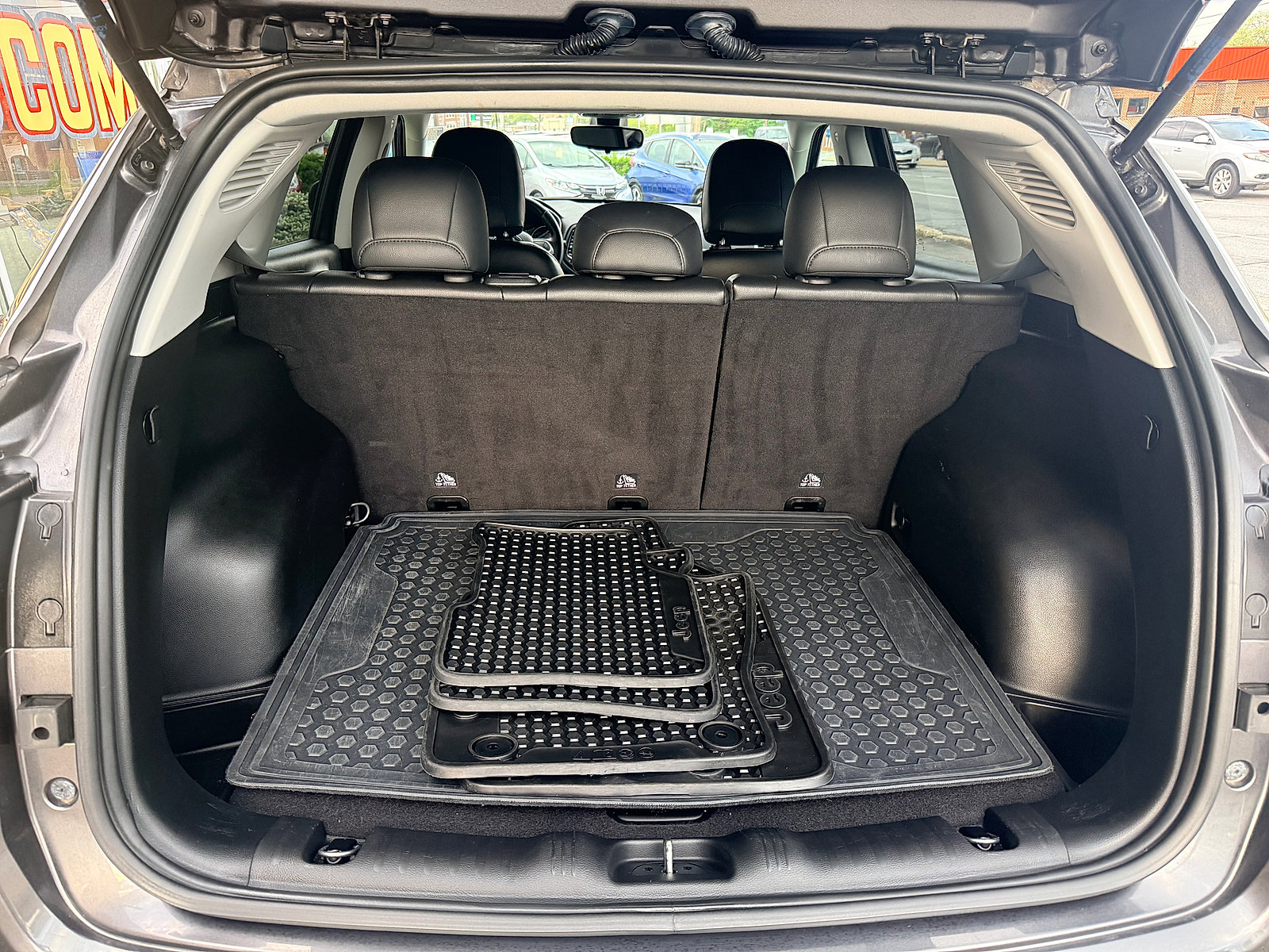 Used 2019 Jeep Compass Latitude w/ Cold Weather Group AWD/4WD image 28