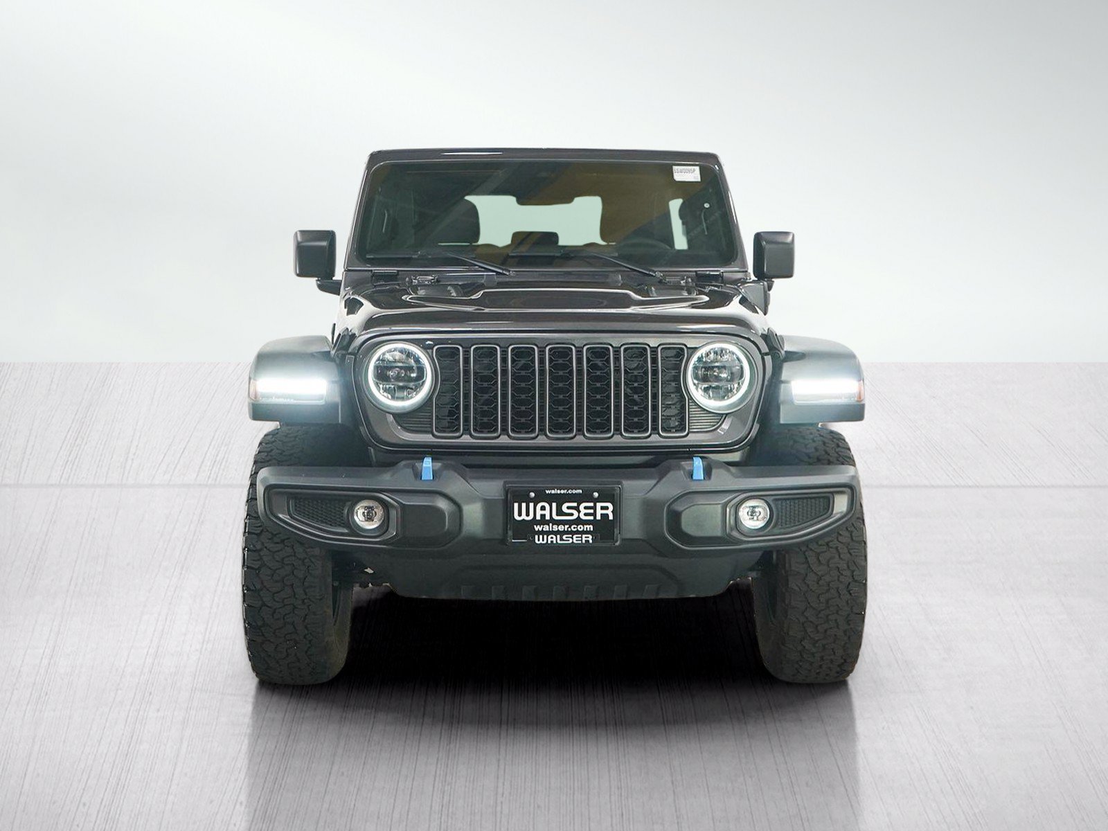 Used 2025 Jeep Wrangler Unlimited Rubicon 4xe w/ Convenience Group AWD/4WD image 8