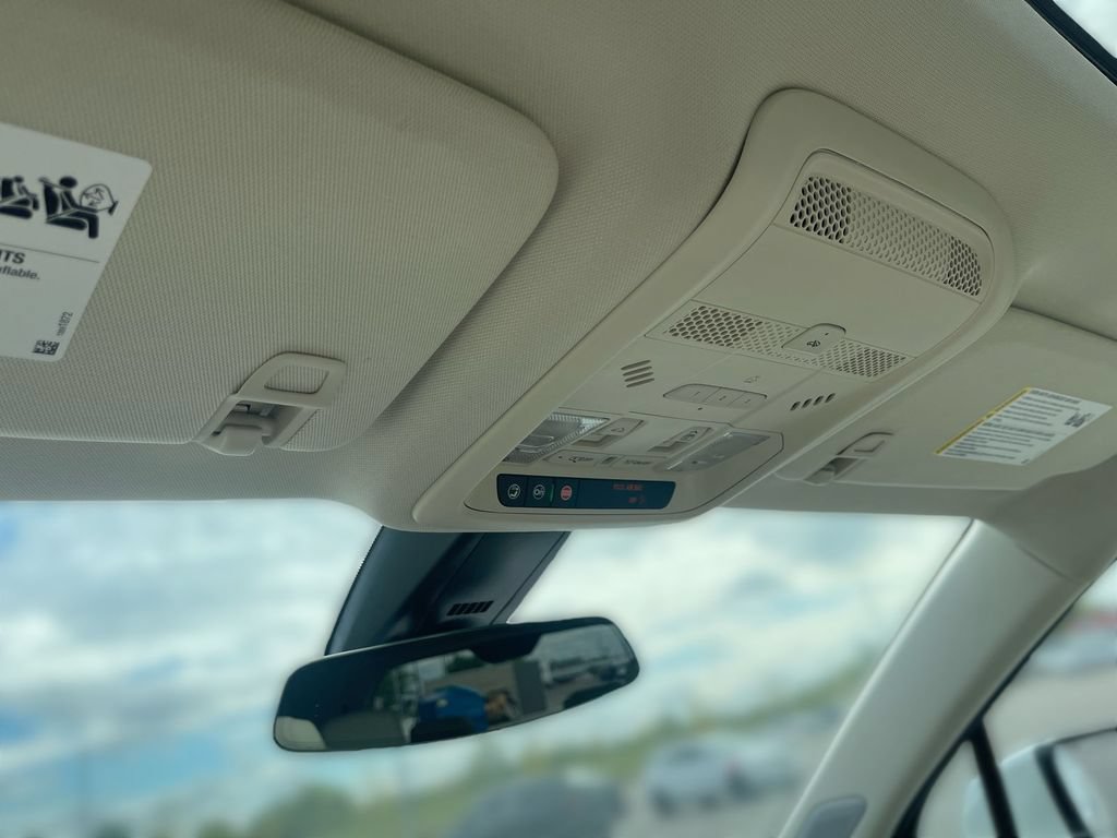 Certified 2024 Cadillac XT6 Premium Luxury w/ LPO, Floor Liner Package AWD/4WD image 23