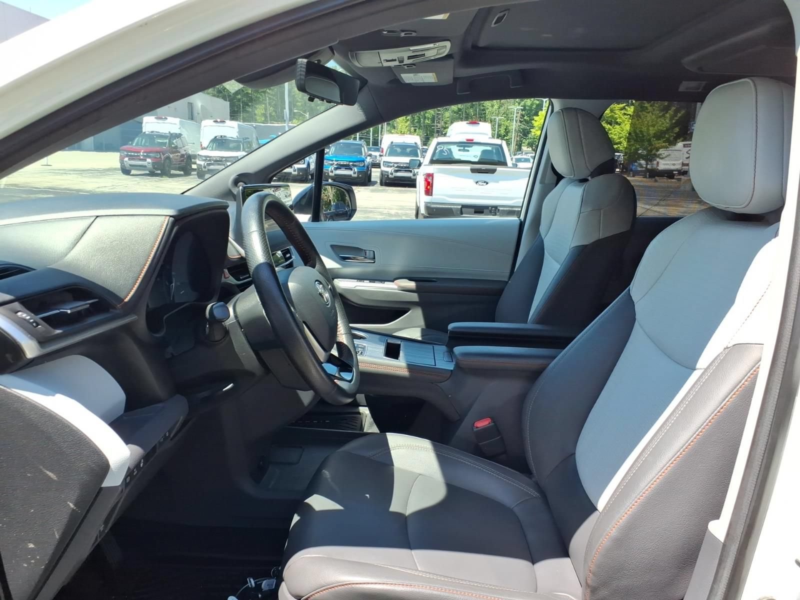 Used 2021 Toyota Sienna XSE AWD/4WD image 16