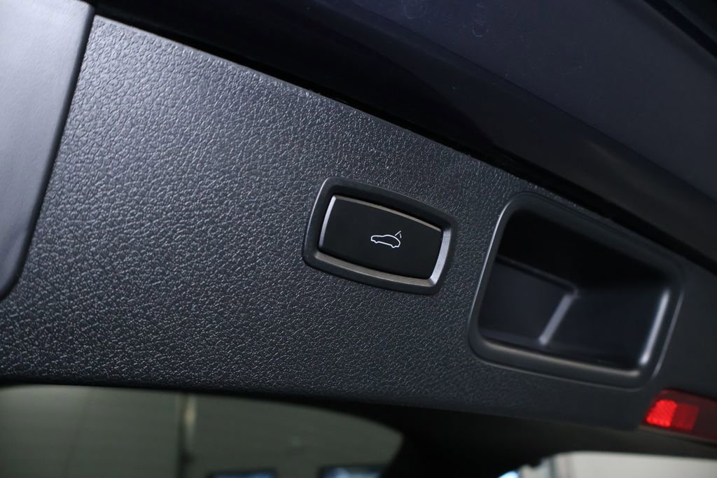 Used 2019 Porsche Macan image 17