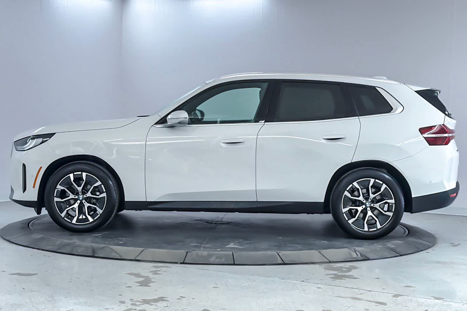 Used 2026 BMW X3 xDrive30i w/ Convenience Package AWD/4WD image 5