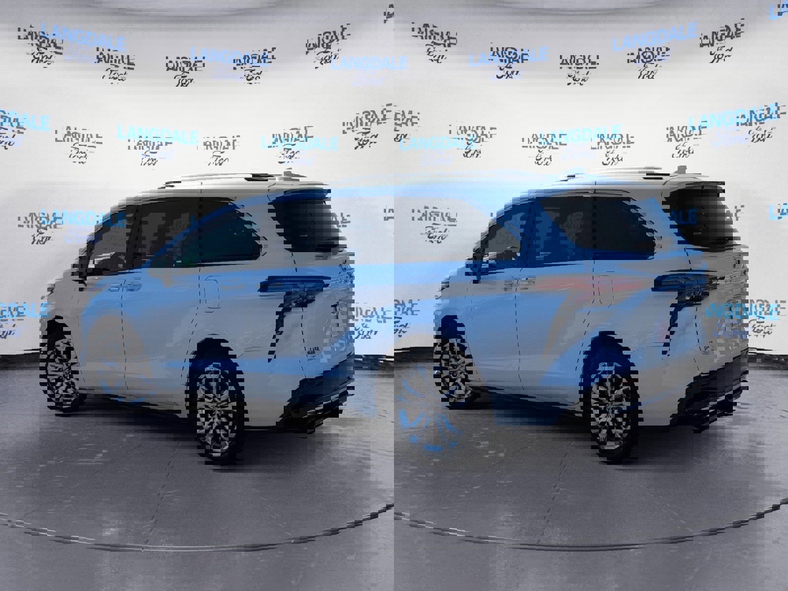 Used 2022 Toyota Sienna Platinum image 9