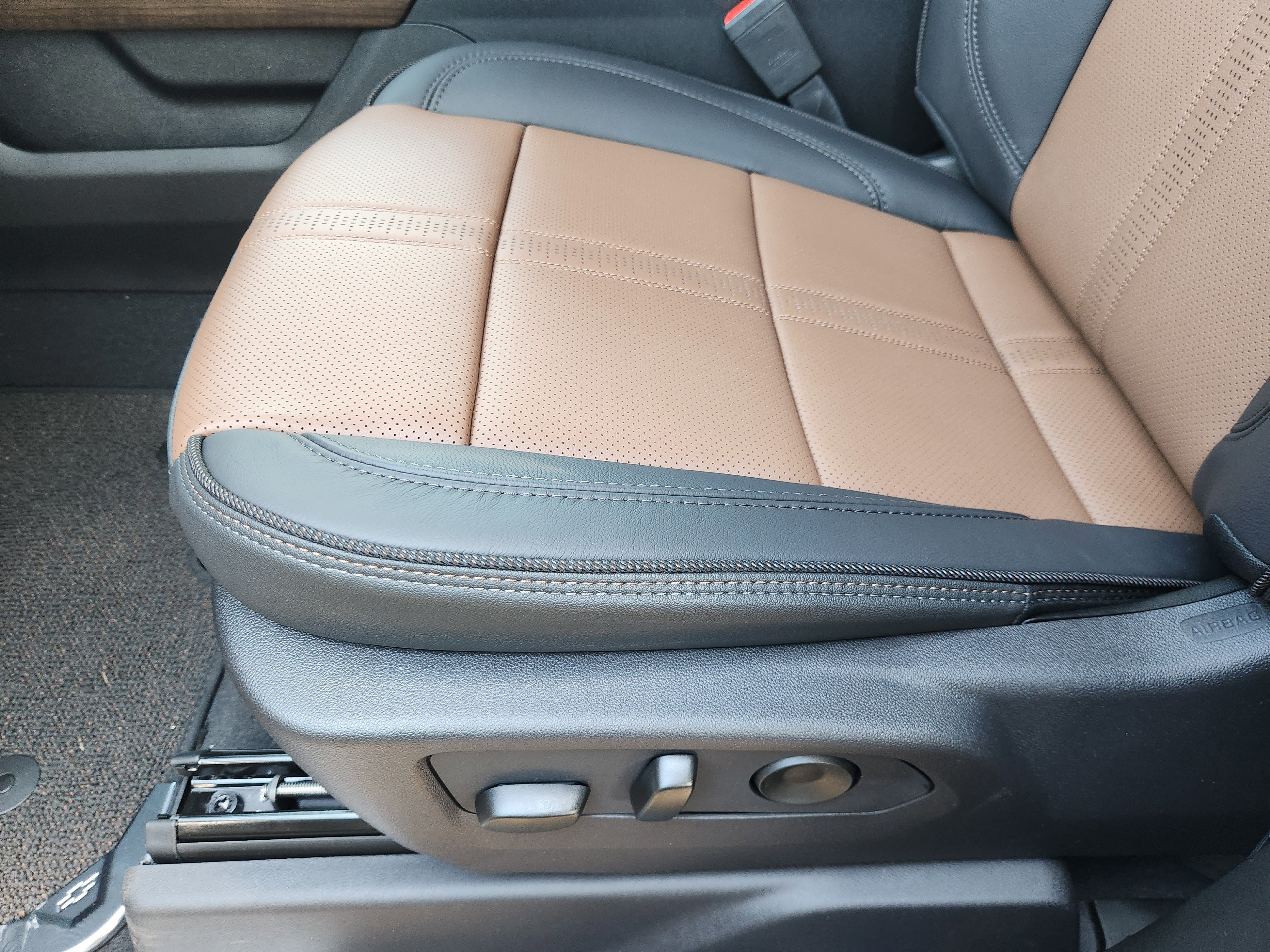 New 2026 Chevrolet Silverado 3500 High Country w/ High Country Premium Package image 25