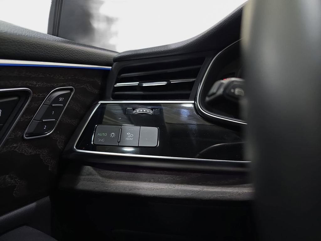 Used 2022 Audi Q8 Premium Plus w/ Premium Plus Package image 28