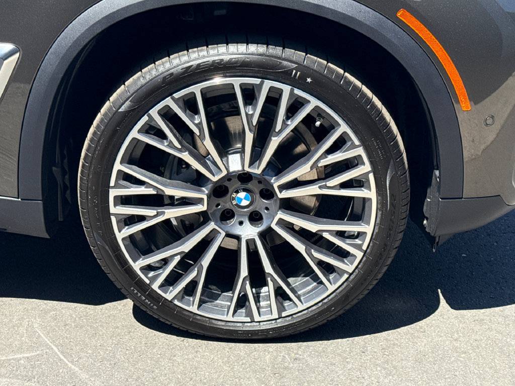 New 2026 BMW X5 xDrive40i w/ Premium Package AWD/4WD image 7