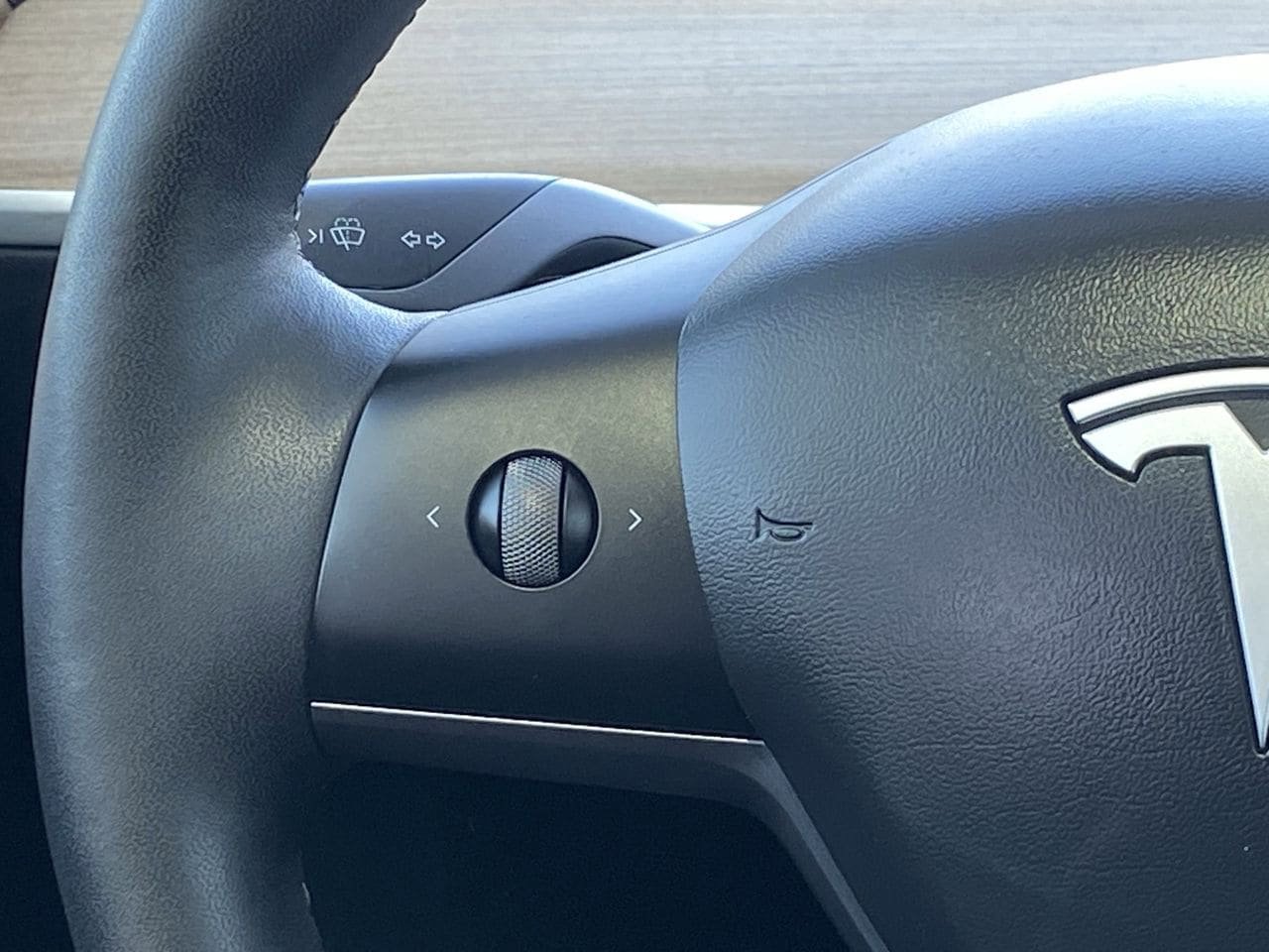 Used 2023 Tesla Model Y Long Range AWD/4WD image 24