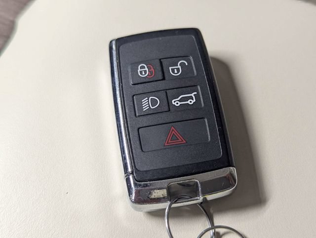 Used 2023 Land Rover Range Rover SE image 23