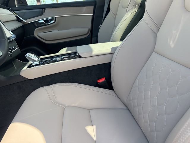 New 2026 Volvo XC90 B5 Plus image 16