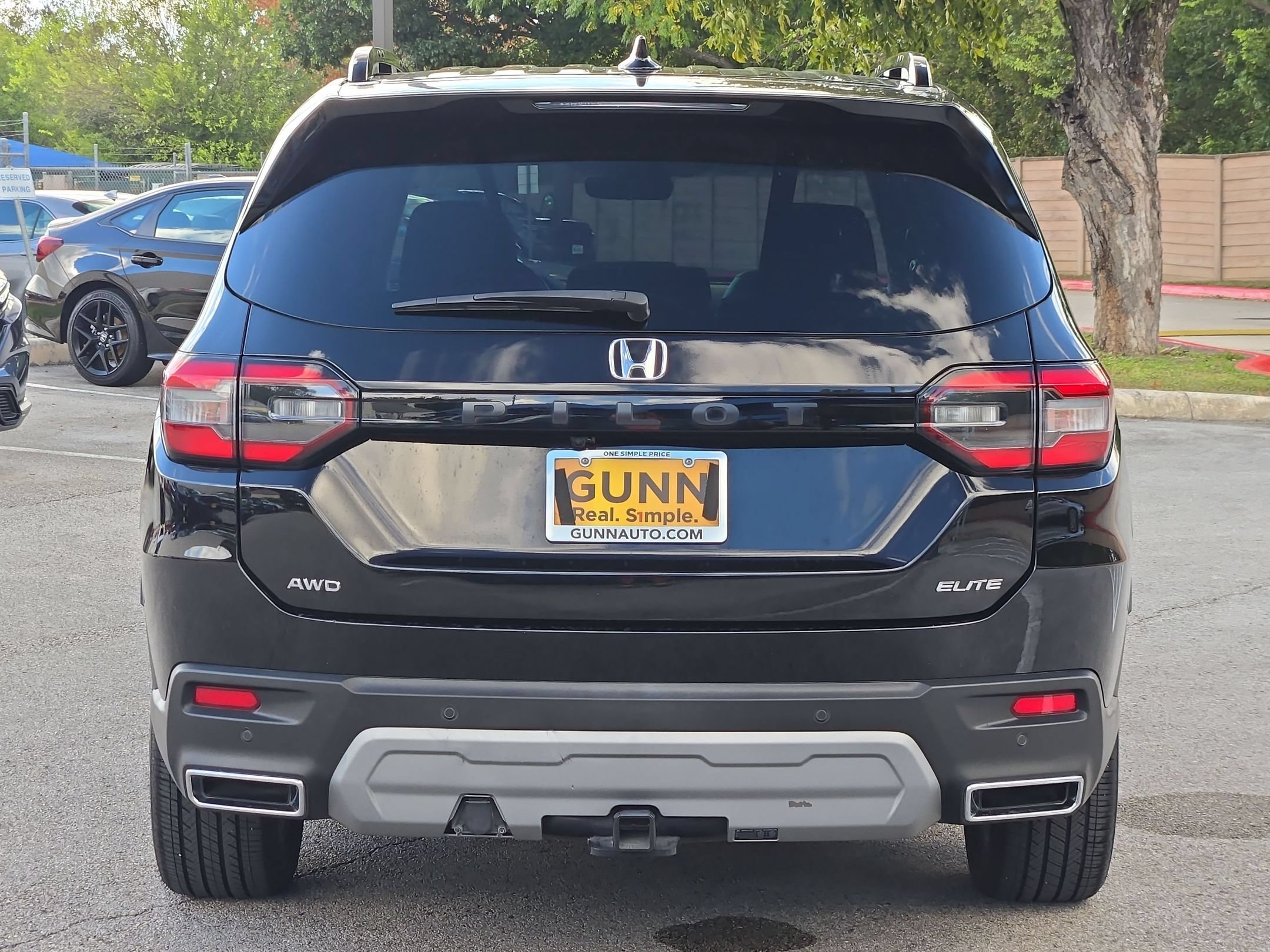 Used 2023 Honda Pilot Elite image 4