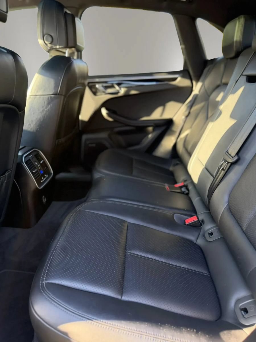 Used 2017 Porsche Macan AWD/4WD image 11