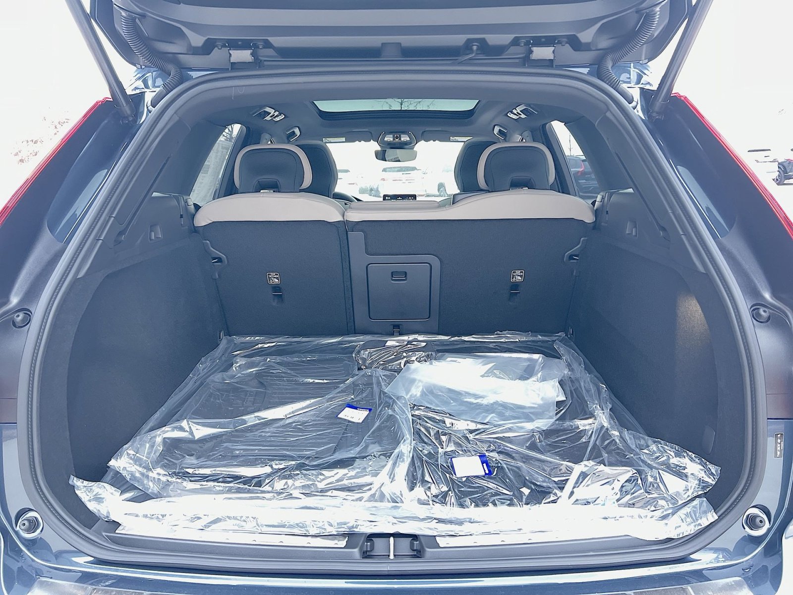 New 2026 Volvo XC60 B5 Plus w/ Protection Package Premier image 25