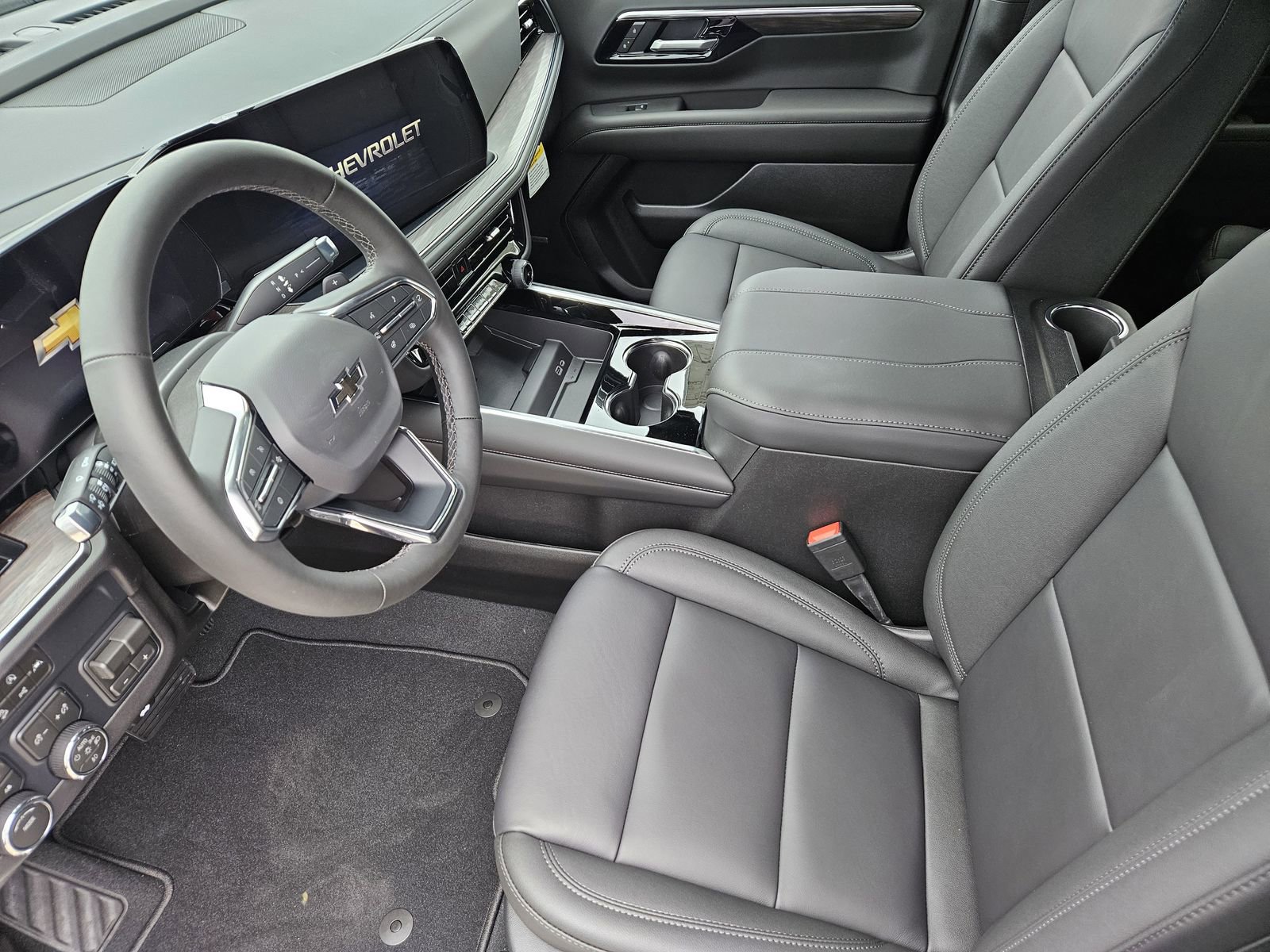 New 2026 Chevrolet Suburban Z71 AWD/4WD image 16