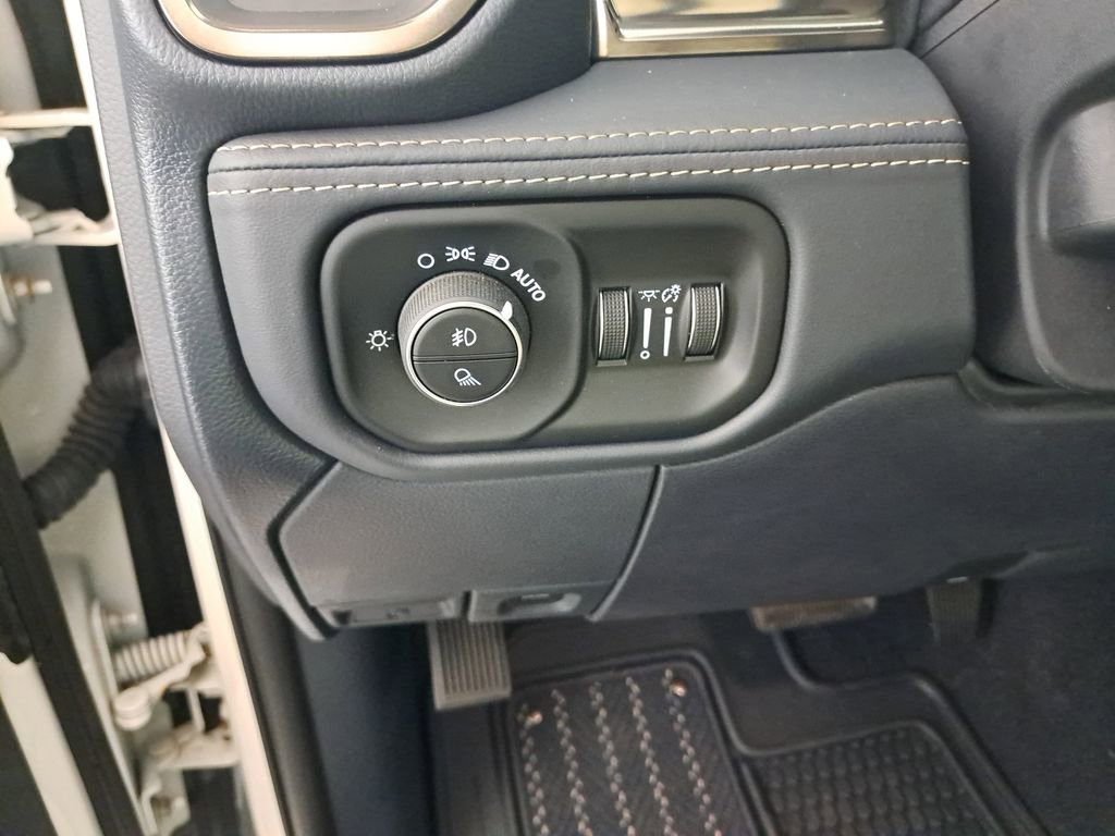 Used 2023 RAM 2500 Limited w/ Towing Technology Group image 12