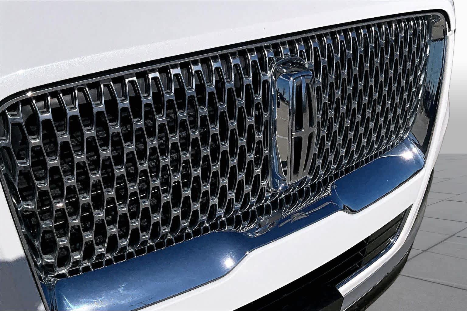 Used 2023 Lincoln Navigator Reserve RWD image 28