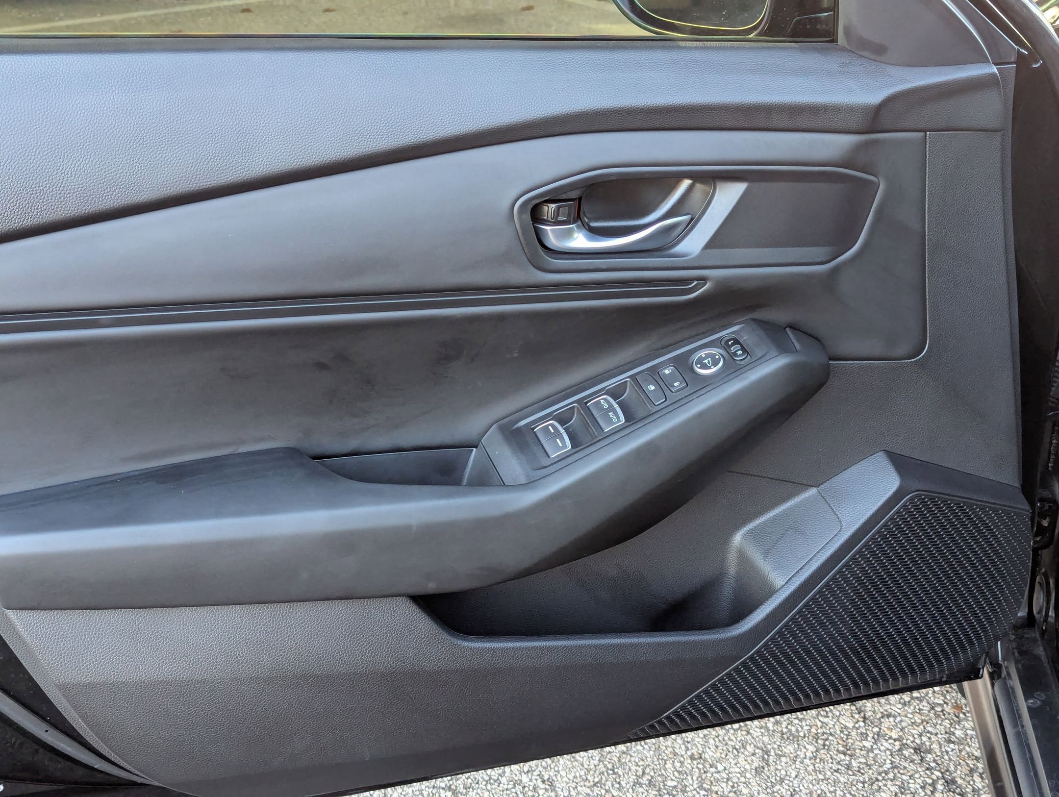 Used 2025 Honda Accord SE image 11