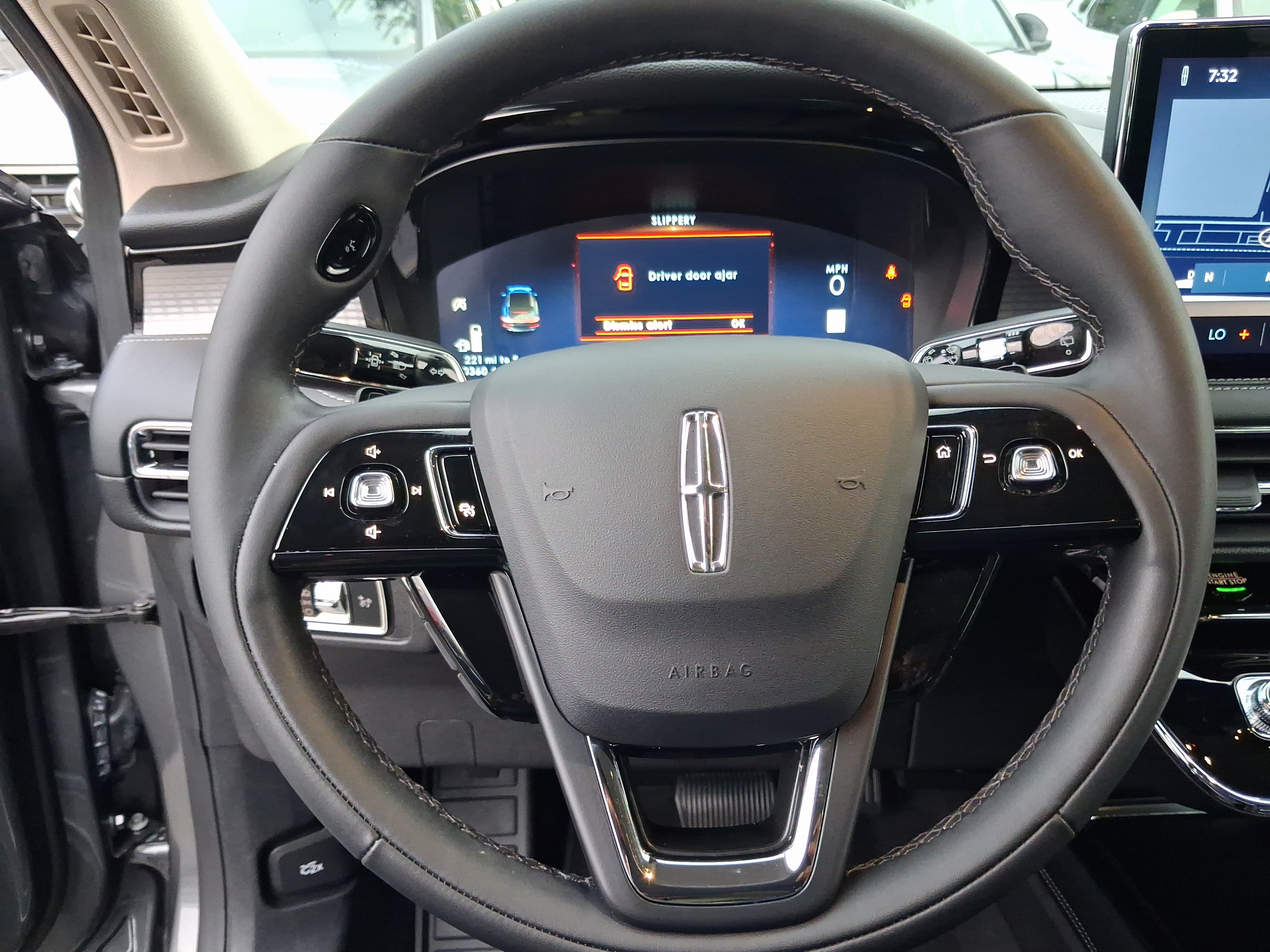 Certified 2024 Lincoln Corsair FWD image 15