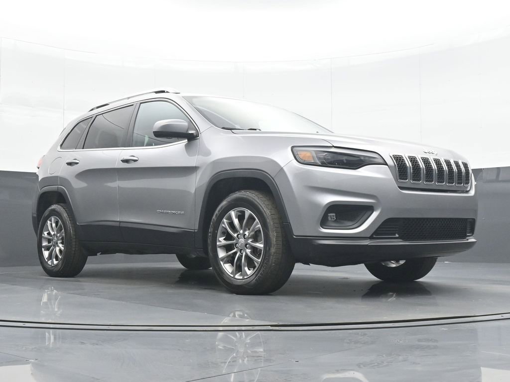 Used 2019 Jeep Cherokee Latitude Plus w/ Cold Weather Group AWD/4WD image 33