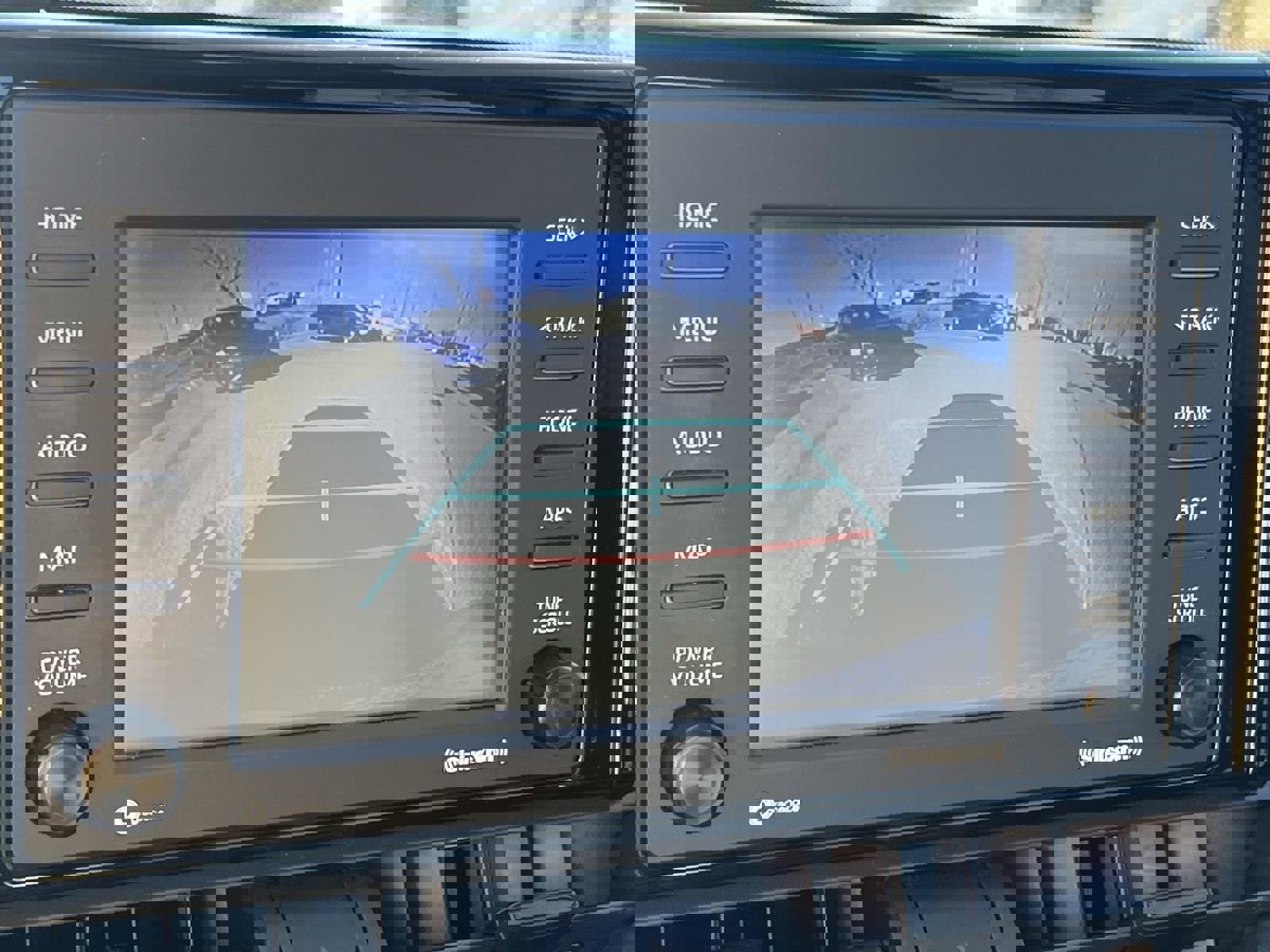 Used 2021 Toyota RAV4 LE image 32