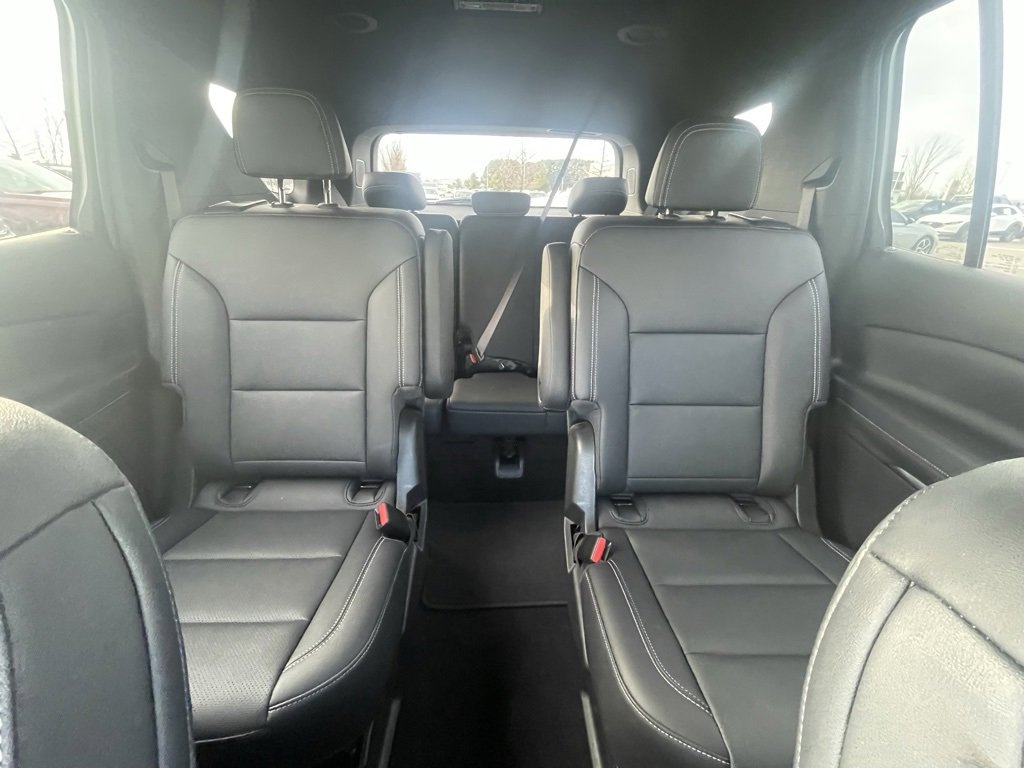 Used 2025 Chevrolet Traverse LT image 25