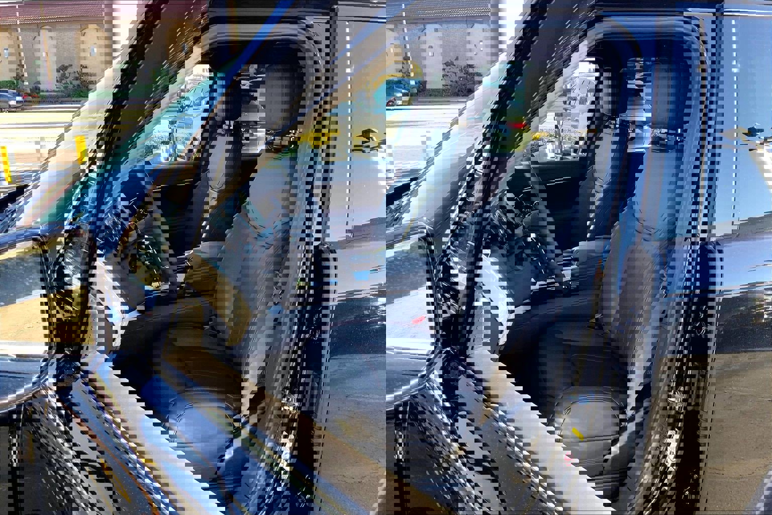 New 2026 Land Rover Range Rover SE image 13