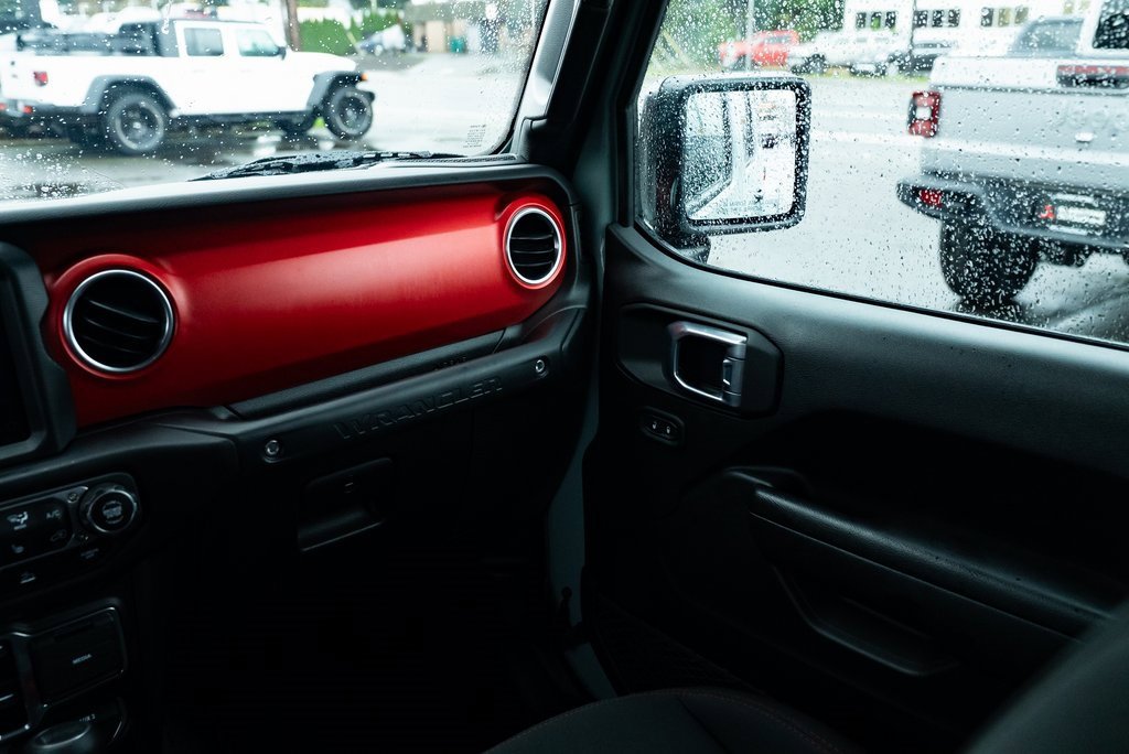 Used 2023 Jeep Wrangler Unlimited Rubicon w/ Cold Weather Group image 11